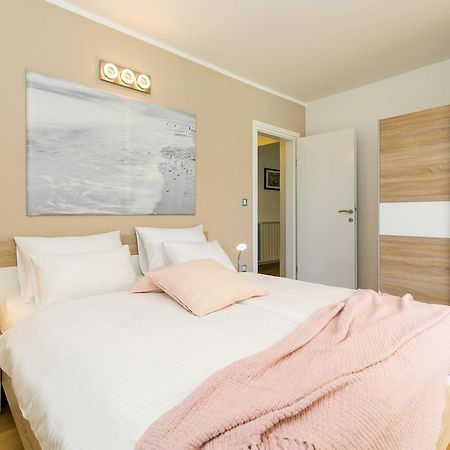 Pool Premium Apartment Vrsar Kültér fotó