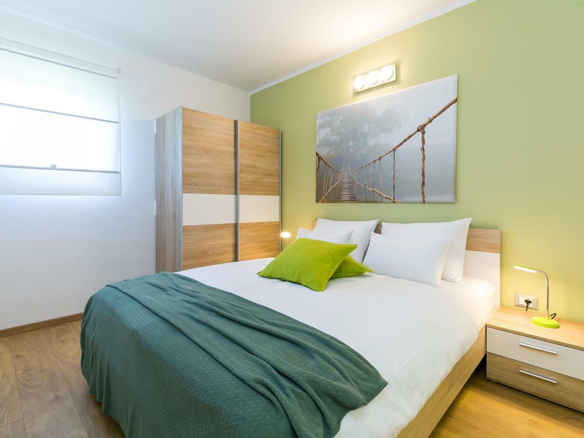 Pool Premium Apartment Vrsar Kültér fotó