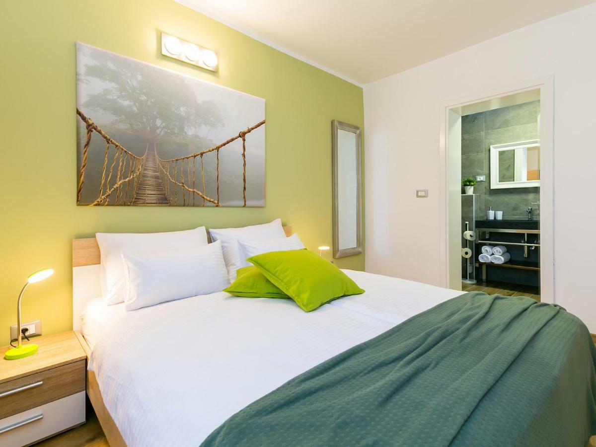 Pool Premium Apartment Vrsar Kültér fotó