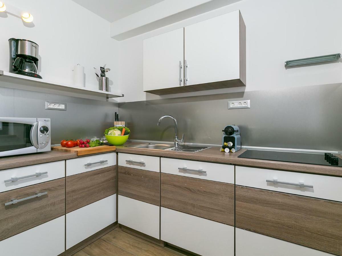 Pool Premium Apartment Vrsar Kültér fotó